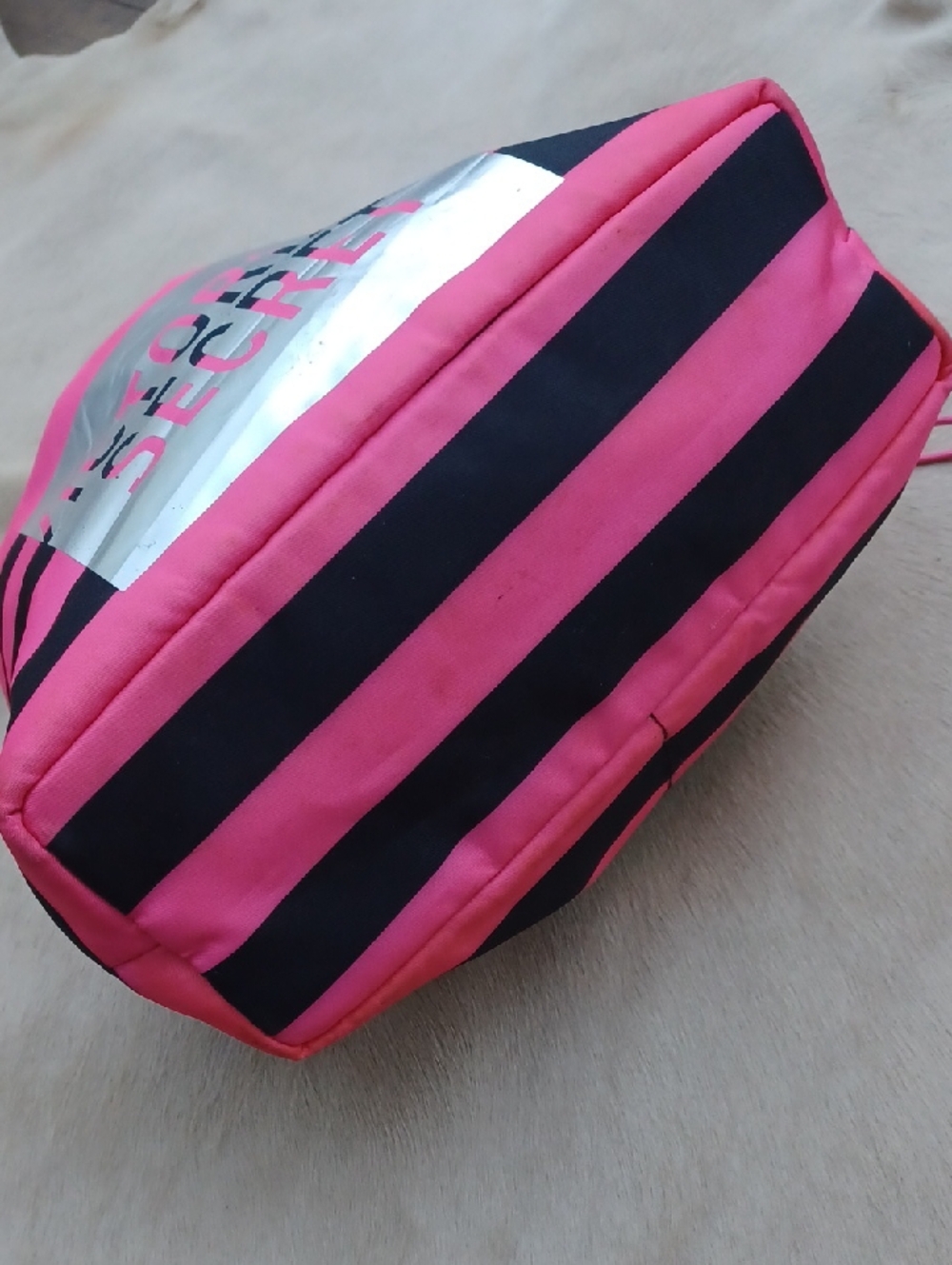 Victoria's Secret Cosmetic Pouch - Picture 8 of 16